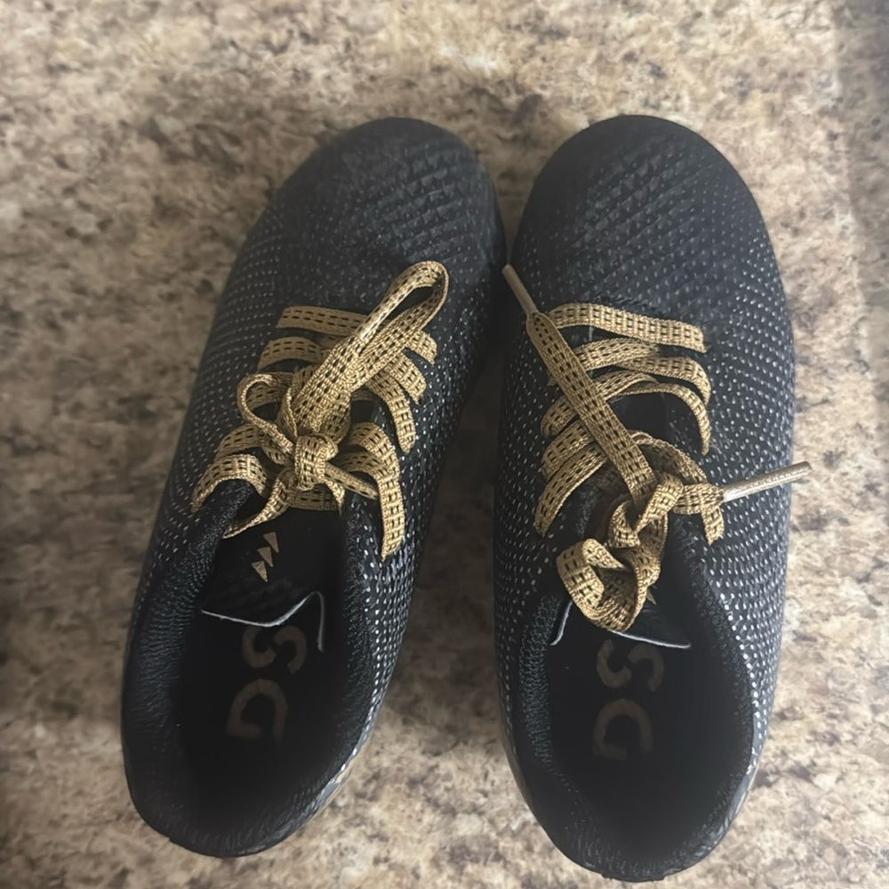 Soccer cleats